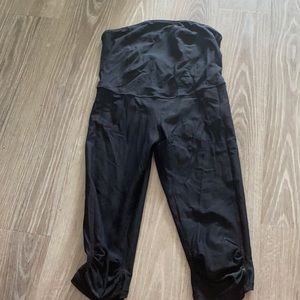 Ingrid & Isabel maternity workout leggings